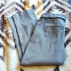 Grey pattern capri dress pants